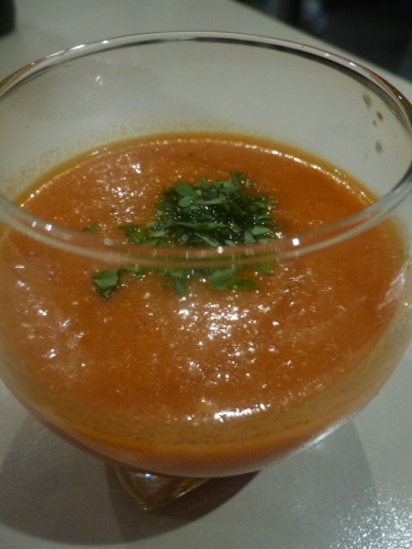 Echalotes, Huile d'Olive, Potimarron, Tomates, Pâte de Curry Roge, Citron Vert, Gingembre, Fish Sauce, Lait de Coco, Coriandre, Bouillon de Volaille