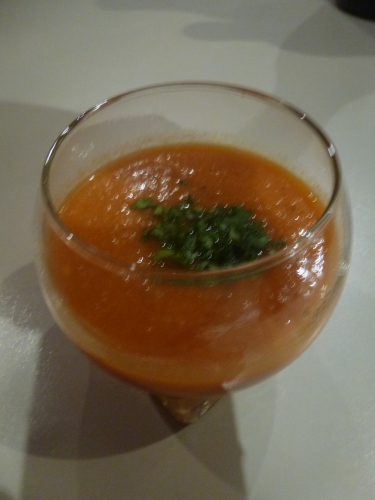 Echalotes, Huile d'Olive, Potimarron, Tomates, Pâte de Curry Roge, Citron Vert, Gingembre, Fish Sauce, Lait de Coco, Coriandre, Bouillon de Volaille