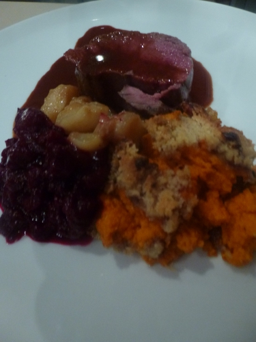 patates douces,ail,oeufs,beurre,crème,noix de pécan,sucre de canne,farine,ras el hanout,navets,miel,poivre du kerala,maury,céleri,echalote,carotte,thym,orange,fond de volaille,fond de gibier,chocolat noir,faon,betteraves,dattes medjoul,cognac,citron,vinaigre de xères,bouillon de volaille,huile d'olive