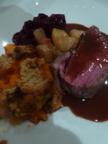 patates douces,ail,oeufs,beurre,crème,noix de pécan,sucre de canne,farine,ras el hanout,navets,miel,poivre du kerala,maury,céleri,echalote,carotte,thym,orange,fond de volaille,fond de gibier,chocolat noir,faon,betteraves,dattes medjoul,cognac,citron,vinaigre de xères,bouillon de volaille,huile d'olive