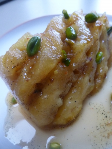 ananas,vanille,sucre,beurre salé,piment d'espelette,citron vert,rhum,pistaches