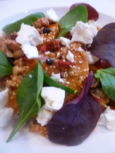 petit epeautre,bouquet garni,bouillon de légumes,noix,baies de goji,baies maqui,baies inca,jeunes pousses,feta,huile de sésame,miso,mirin,miel,huile d'arachide,butternut,vinaigre de cidre,citron,graines de sésame