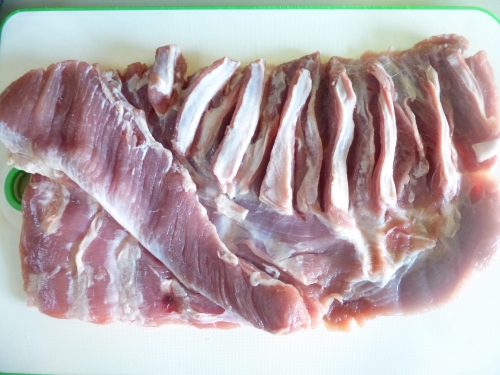 Aubergines, Huile d'olive, Tahini, Sésame, Citron Vert, Menthe, Basilic, Ras-el-hanout, Poitrine d'Agneau, Chèvre Frais, Ail des Ours, Crepinette, Oignon, Carotte, Ail, Vin Blanc, Bouillon de Volaille, Fond d'Agneau, Tomates Cerises, Tabasco, Vinaigre Balsamique, Sucre, Epices Cajun, Curry, Moutarde Douce, Blé, Bouillon de Légumes, Parmesan  