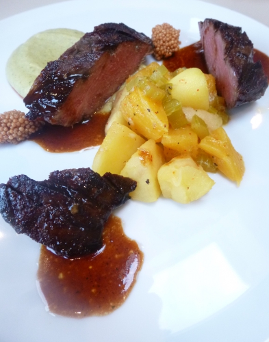 céleri rave,basilic thaï,bouillon de volaille,ananas,piment d'espelette,graines de moutarde,vinaigre de sushi,pomme,poire,céleri vert,jus d'orange,ail,presa,crème d'olives noires,crème d'olives vertes,citron,sucre de canne,miel,vinaigre balsamique blanc,sauce soja,thym,romarin,crème épaisse,xanthane