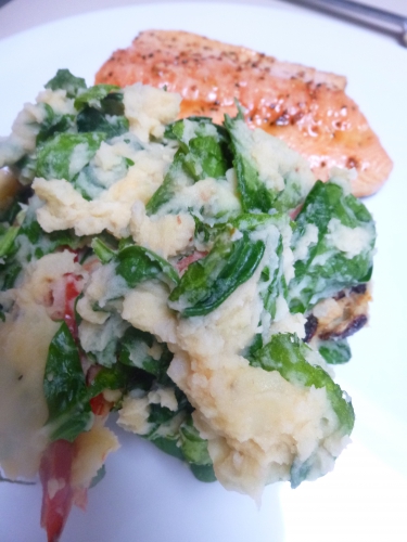 pommes de terre,chorizo,epinards,olives noires,lait,omble chevalier,mélange du trappeur