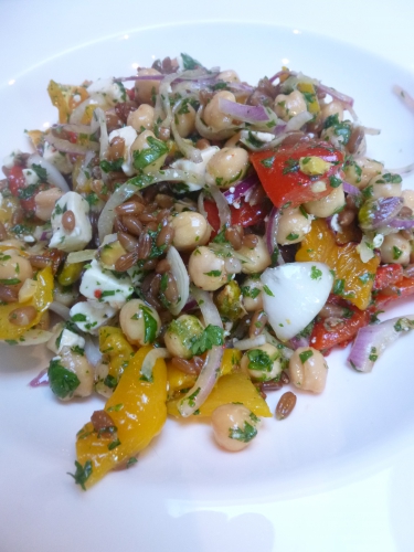 poivrons,epeautre,citron vert,pois chiches,feta,oignon rouge,pistaches,baies inca,persil,coriandre,menthe