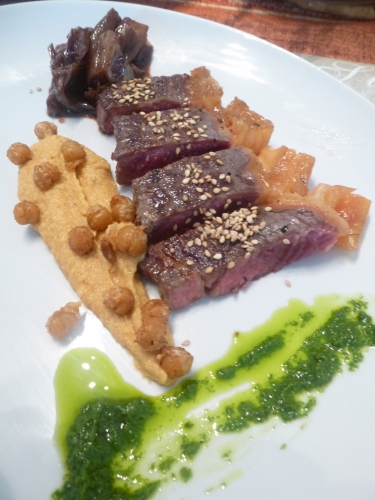 pois chiches,ail,tahiné,paprika,cumin,ras-el-hanout,huile d'olive,citron,piment de cayenne,contre filet,holstein,persil,coriandre,vinaigre balsamique,echalotes,sucre,cannelle,girofle,4 epices,graines de sésame