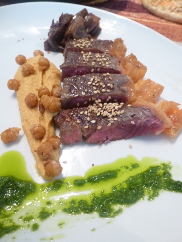pois chiches,ail,tahiné,paprika,cumin,ras-el-hanout,huile d'olive,citron,piment de cayenne,contre filet,holstein,persil,coriandre,vinaigre balsamique,echalotes,sucre,cannelle,girofle,4 epices,graines de sésame