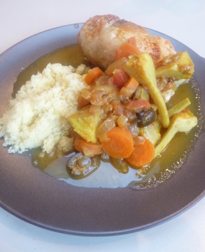 artichauts,carottes,olives noires,oignons rouges,vin blanc,fond de volaille,ail,miel,coriandre,orange,citron,citron confit,ras-el-hanout,piment de cayenne,persil,menthe