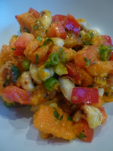 patate douce,poivron rouge,jeunes oignons,coriandre,citron vert,raisins blonds,amandes,arachides,noix de cajou,piment d'espelette,huile d'olive,sucre,vinaigre de cidre,curcuma,coriandre en poudre,cumin en poudre,sauce srirarcha