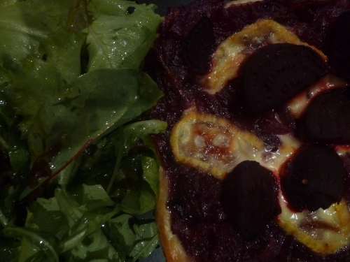 pâte feuilletée,betteraves,oignons rouges,vinaigre de xères,piment d'espelette,fromage li p'tit rossé,graines de carvi