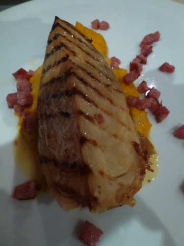 chou pointu,carottes jaunes,harissa,saucisson de morteau,vin blanc,riesling,citron,beurre,echalote,jus de choucroute