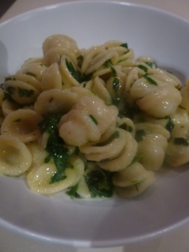Orechiette, Persil Plat, Menthe, Basilic, Roquette, Jeunes Oignons, Citron, Beurre, Huile d'olive, Poivre, Ail, Parmesan