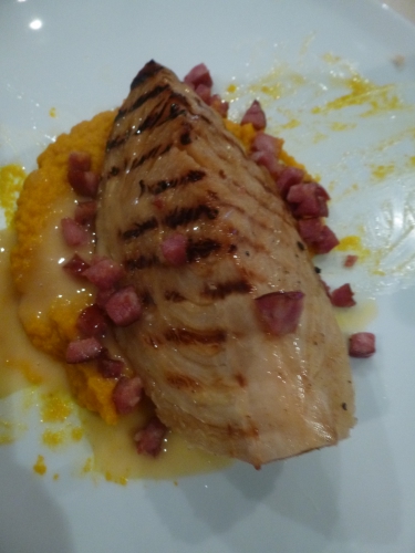 chou pointu,carottes jaunes,harissa,saucisson de morteau,vin blanc,riesling,citron,beurre,echalote,jus de choucroute