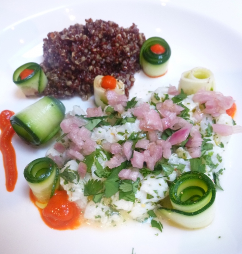 quinoa,bouillon de légumes,cabillaud,poivron rouge,piquillos,piment d'espelette,courgette,huile d'olive,citron vert,echalote,vinaigre de vin blanc,sucre,coriandre
