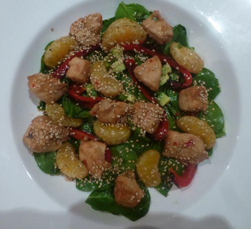 poulet,epinards,poivron rouge,clémentines,graines de sésame,huile d'olive,thym,piment,sirop d'érable,sauce teriyaki,moutarde,avocat