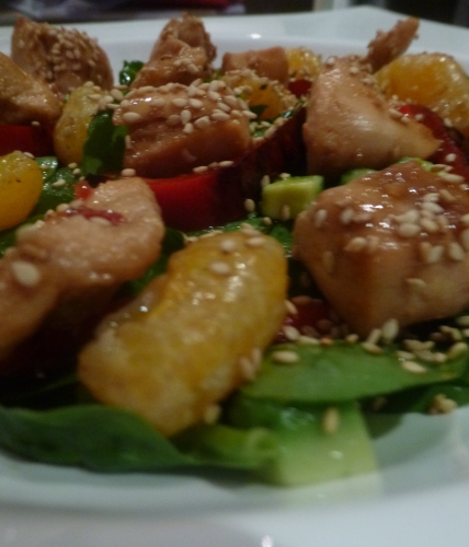 poulet,epinards,poivron rouge,clémentines,graines de sésame,huile d'olive,thym,piment,sirop d'érable,sauce teriyaki,moutarde,avocat