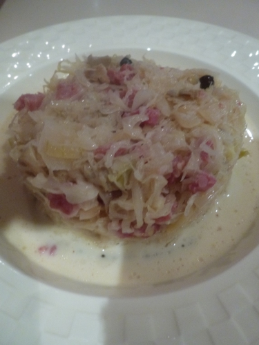 choucroute,saucisse sèchée,bloedpanch,crème,gueuze,cantillon,bulots,court-bouillon,oignon,baies de genièvre,clou de girofle,saindoux