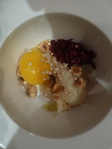 jambon cru fumé de cerf,quinoa soufflé,noisettes,huile de cameline,fleur de sel,oeuf,salsifis,fond de volaille,lait,beurre,citron