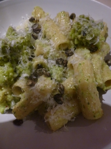 Elicoïdale, Chou Romanesco, Câpres, Lait d'amandes, Citron, basilic, amandes, piment, parmesan, ail, huile d'olive,  
