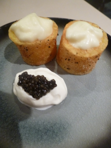 Pommes de Terre, Huile de friture, Haddock Fumé, Caviar, Crème Epaisse, Beurre, Crème