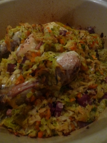 Pintade, Gésiers de Volaille, Gésiers de Canard, Poitrine Fumée, Chou Vert, Carotte, Céleri, Oignon Blanc, Baies de Genièvre, Echalotes, Ail, Thym, Laurier, Bouillon de Volaille, Beurre