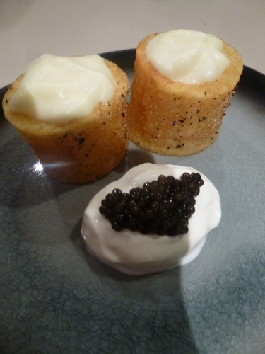 Pommes de Terre, Huile de friture, Haddock Fumé, Caviar, Crème Epaisse, Beurre, Crème