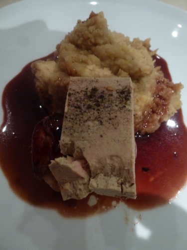 echalotes,thym,laurier,persil,ail,vin rouge,fond de veau,beurre,crème,miel d'accacia,magret de canard,foie gras mi-cuit,crème de cèpes,jus de truffe,pommes de terre