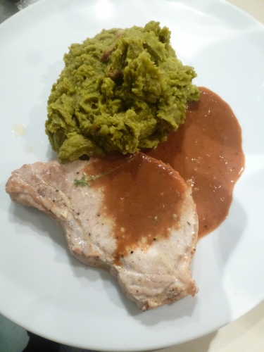 Pommes de Terre, Muscade, Beurre, Anchois, Lard Fûmé, Oseille, Crème, Vinaigre de Cidre, Vinaigre Balsamique, Fond de Veau, Oeuf