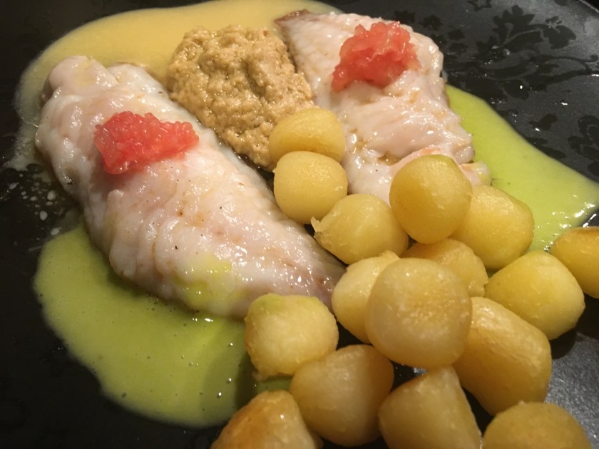 52440789_1995713070527369_1868982871717314560_n