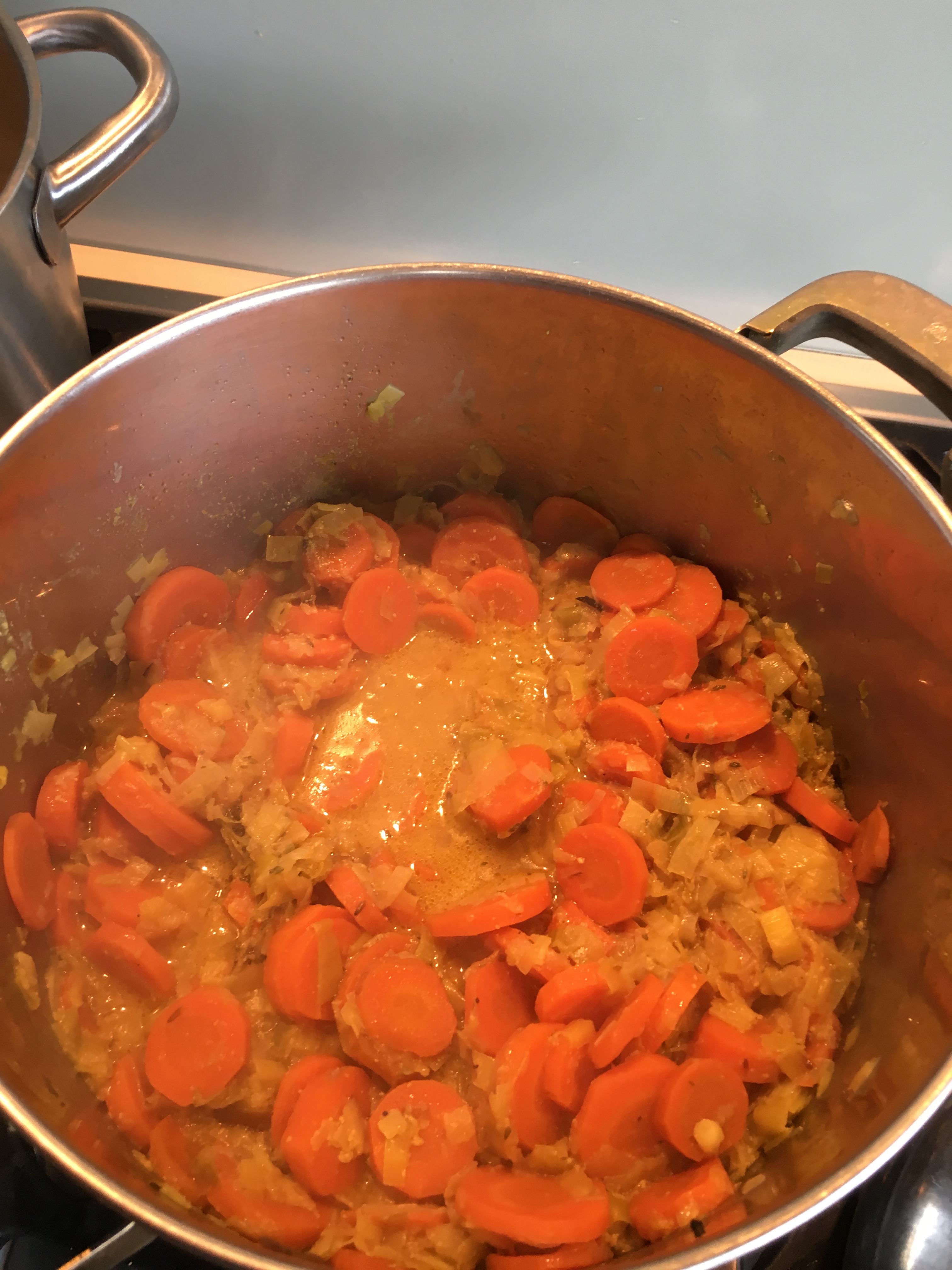 59453846_867906080238995_7448791764619493376_n