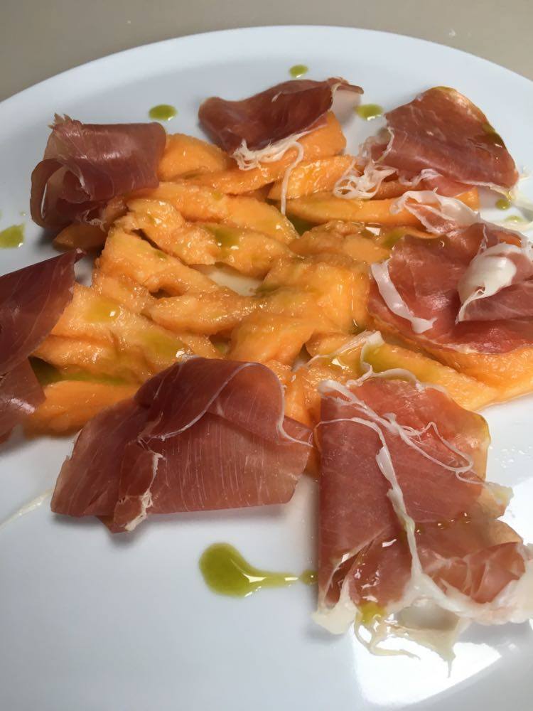 103532378_261734108383164_8057376484575049145_n