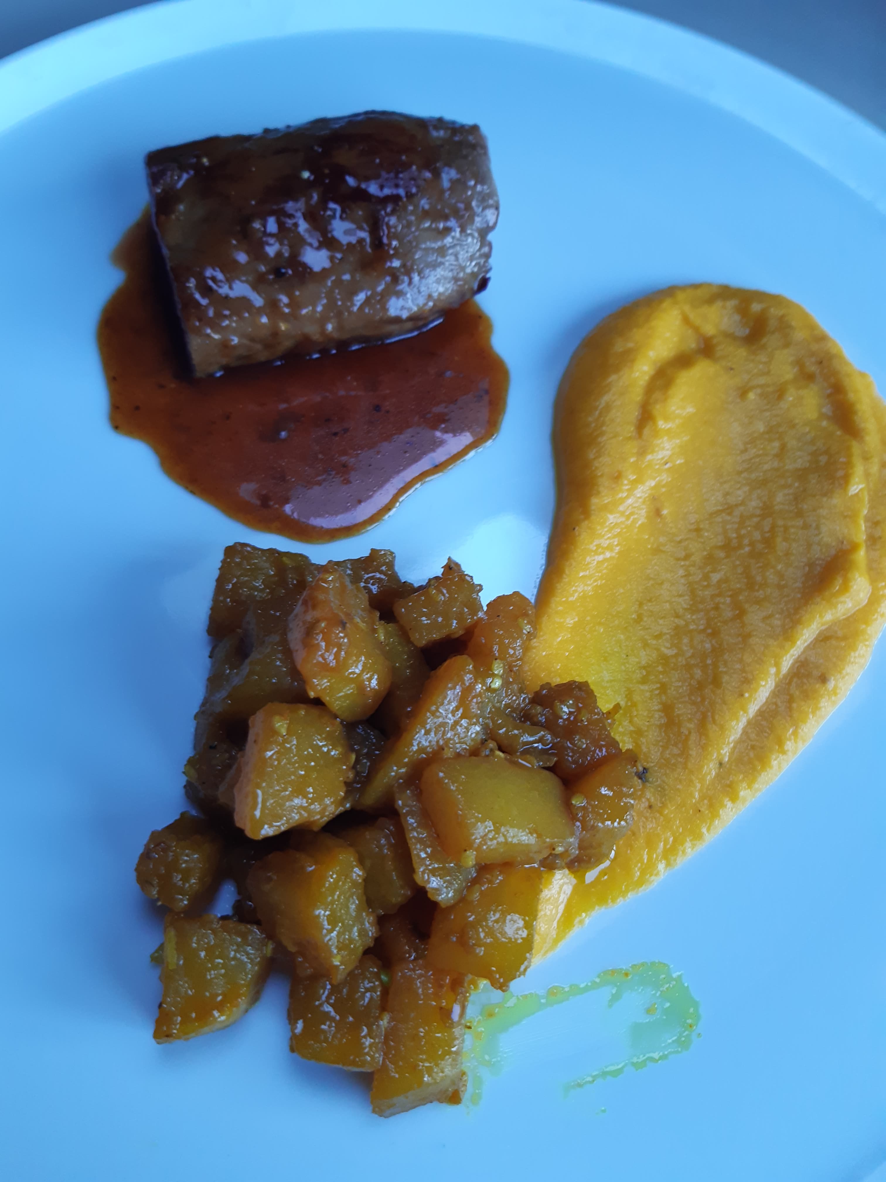 85131717_570188443671409_7867255793929010487_n